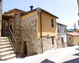Il Passetto - Roccafluvione - Building