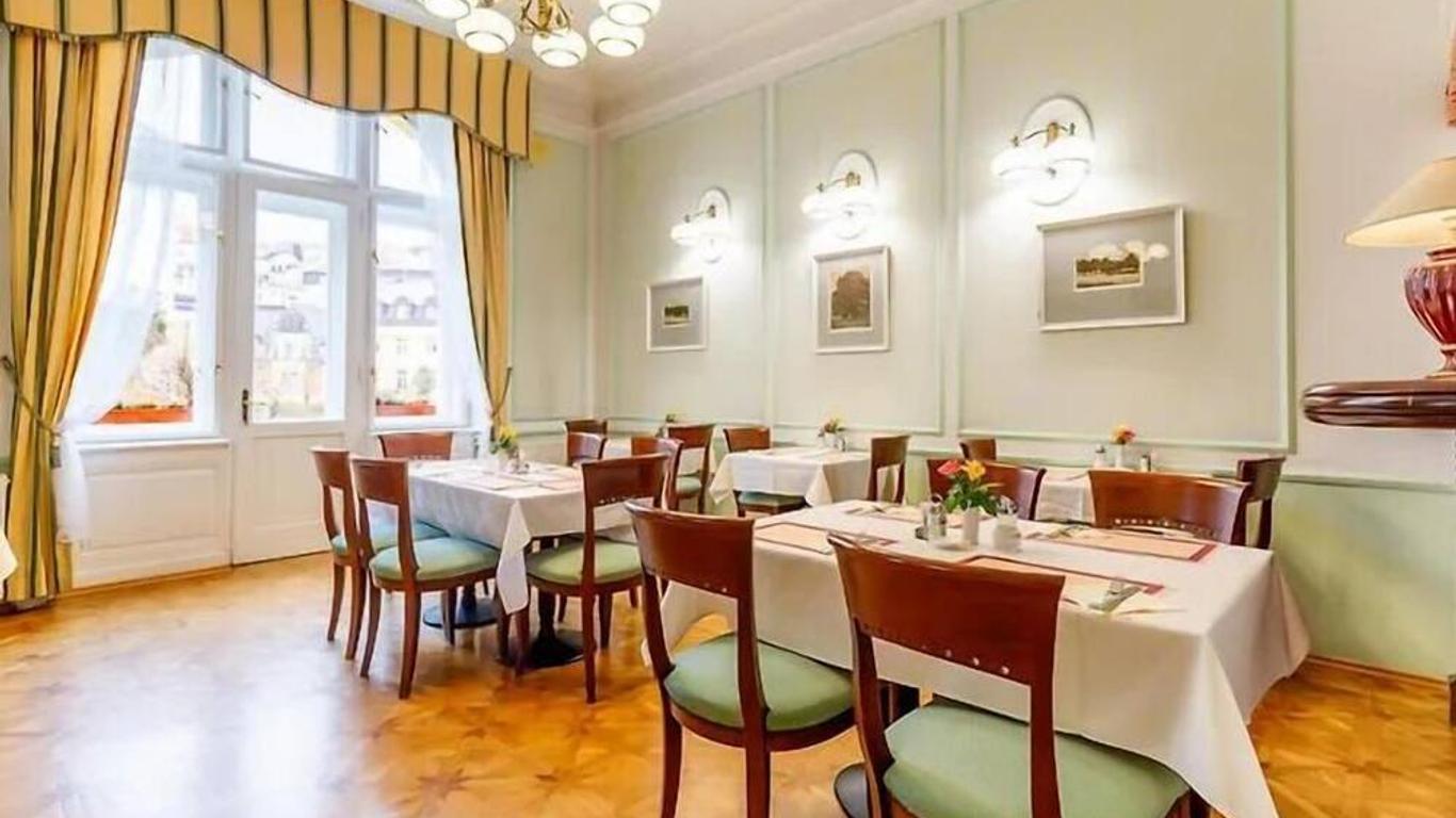 Hotel Ester