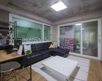 Bb Hongdae Line - Seúl - Sala de estar
