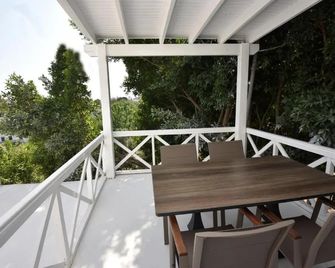 Benjamin Otel Gumusluk - Gümüşlük - Balkon