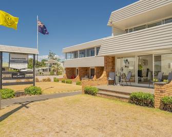 The Oceanside Motel - Whitianga - Gebäude