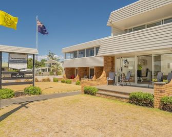 The Oceanside Motel - וויטיאנגה - בניין