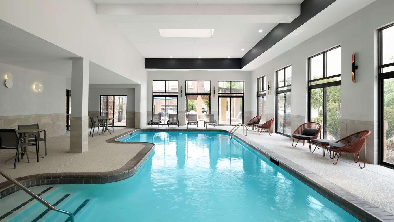 Hampton Inn and Suites DFW West