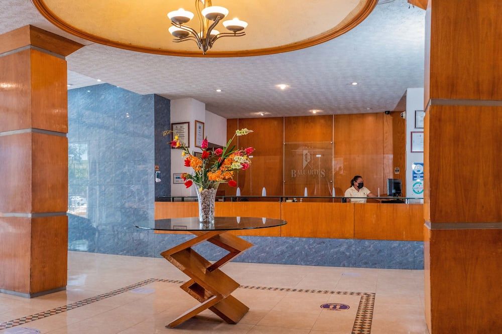 Hotel Baluartes - קמפצ'ה - דלפק קבלה