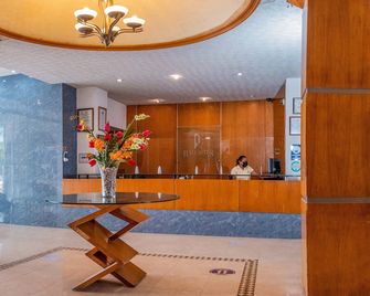 Hotel Baluartes - קמפצ'ה - דלפק קבלה