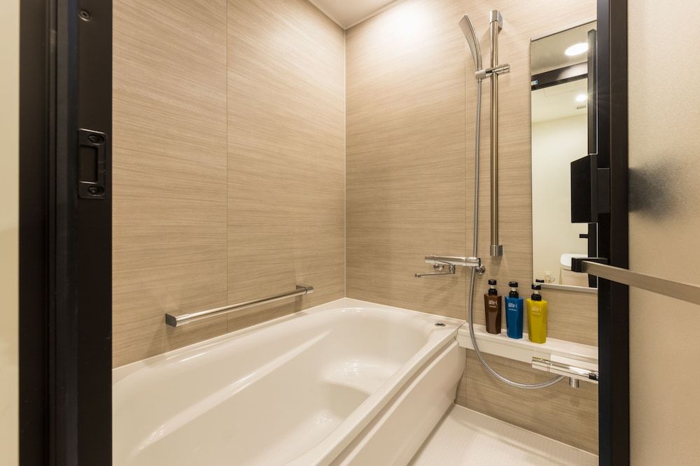 Bathroom view of Jr East Hotel Mets Premier Yokohama Sakuragicho