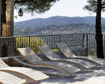 Luxury villa with large pool in a fabulous location with great views - Cabris - Balcón