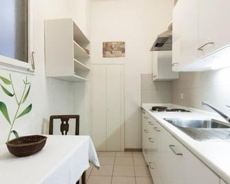 Residence Fink Central Apartments - Bolzano - Kuchnia