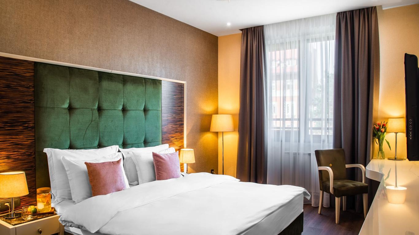 كريستال هوتل بلجراد