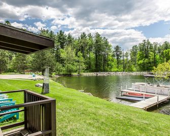 ذا بلاك سوان لي - لينوكس، آن أسيند كوليكشن هوتل - لي - غرفة نوم