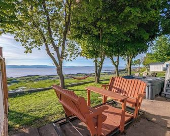 Chalet #7 Waterfront With Spa Fireplace - Cap-Saint-Ignace - Balcon
