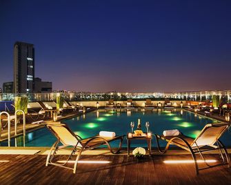 Sono Calm Goyang - Goyang - Piscina
