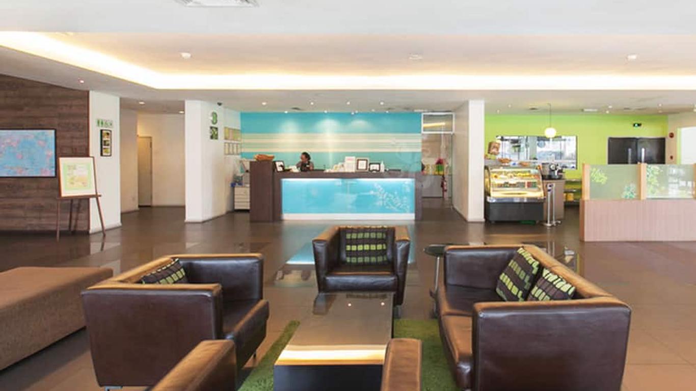 ذا لايم تري هوتل