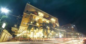 Villa Caceres Hotel - Naga City