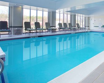 Wingate by Wyndham Chantilly / Dulles Airport - Chantilly - Zwembad