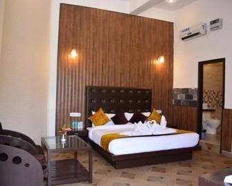 Corbett Jungle Treasure Resort - Garjia - Habitación