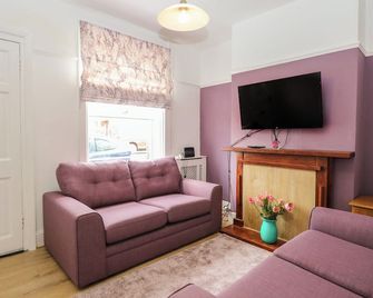 Sole Bay Cottage - Lowestoft - Вітальня