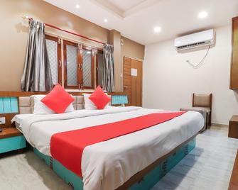 OYO 26781 Hotel Raghupati - Faizābād - Habitación