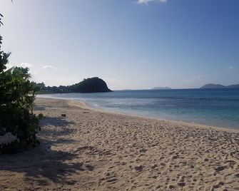 Sailor's Gem I: Feel the Real Caribbean Life and Live Local at this Apartment! - Road Town - Pláž