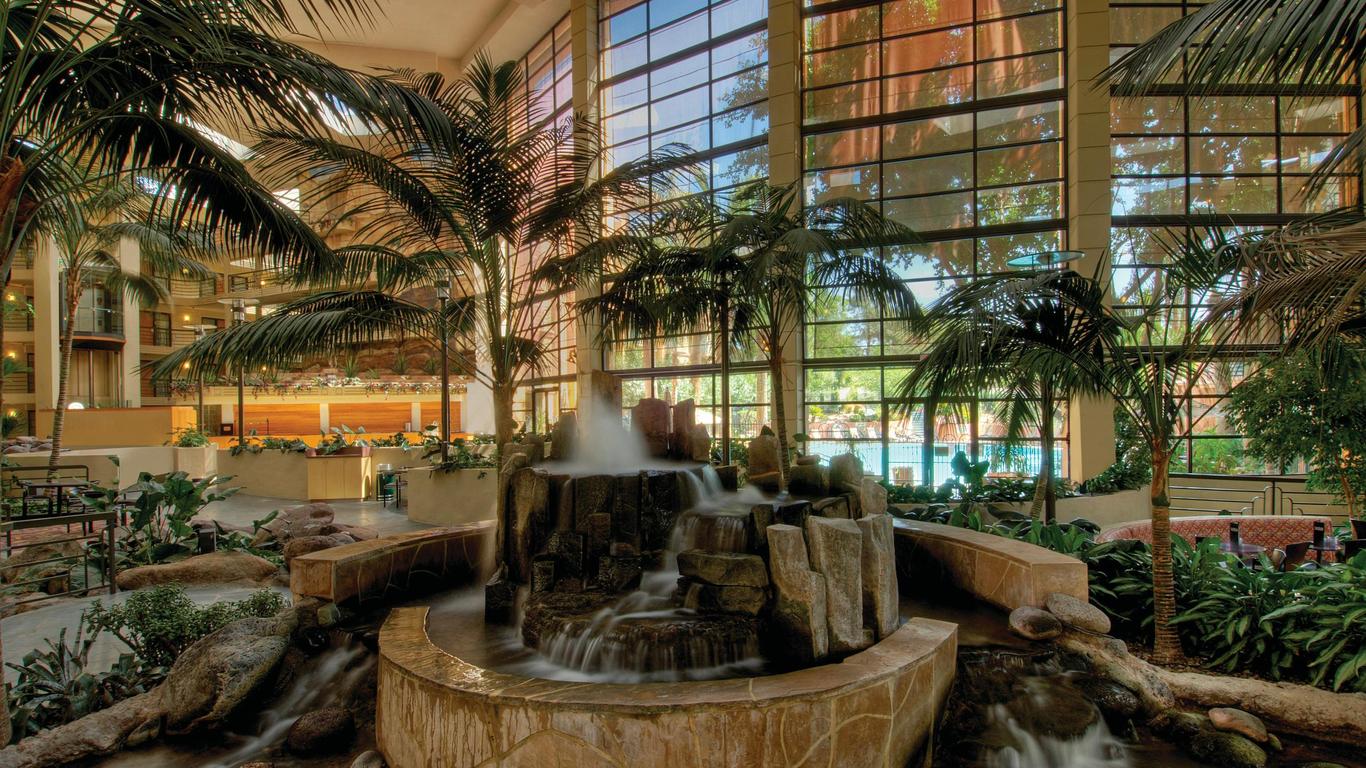 Embassy Suites by Hilton Phoenix Biltmore