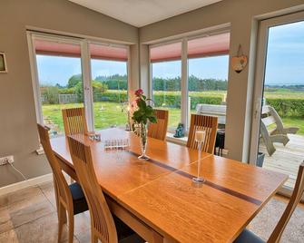 Heartseed House Bed & Breakfast - Dornoch - Dining room