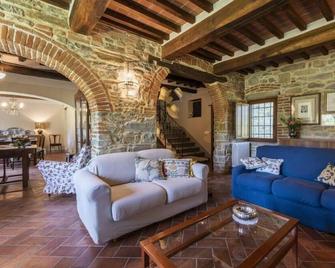 Villa La Ghiandaia Comfortable Holiday Residence - Castiglion Fiorentino - Вітальня