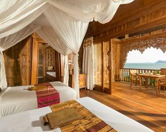 Villa Udom - Two Bedroom Resort, Sleeps 5 - Ko Yao Yai - Bedroom