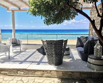 Exquisite Thassos Villa Villa Mare 4 Bedroom Private Pool Sea View Skala Prinos - Prinos - Patio