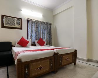 OYO Valley View Apartments Near Birla Mandir - Hyderabad - Bedroom
