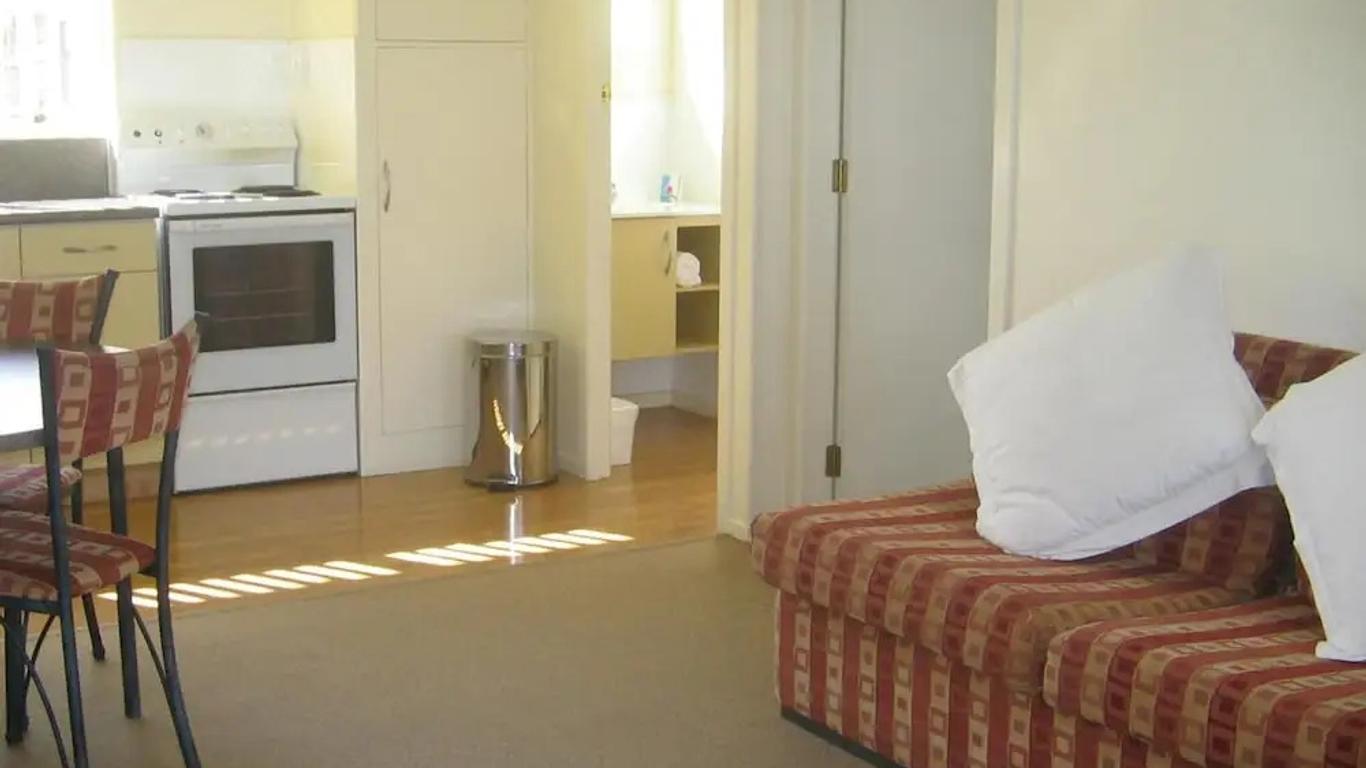 Shortland Court Motel