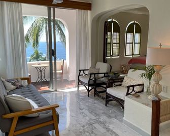 Beautiful Ocean & Beach View Condo - Manzanillo - Living room