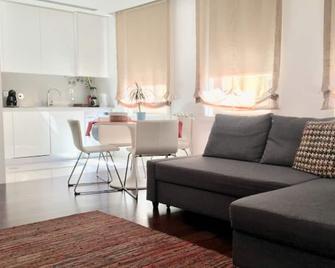 Espinho Beach apartment - A cozy home in the best possible location - Espinho - Living room