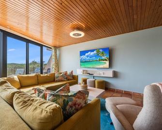 Mayan Princess 101 Beachfront Resort - Port Aransas - Living room
