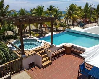 Cesar Mariscos - Tela - Zwembad