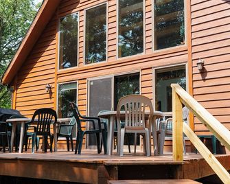 Sullivan Lake Chalet - Free Pontoon, Outdoor Sauna and Hot Tub included! - Aitkin - Patio