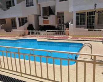 Room-roommate for Rent in Flic en Flac - Grande Rivière Noire - Piscina