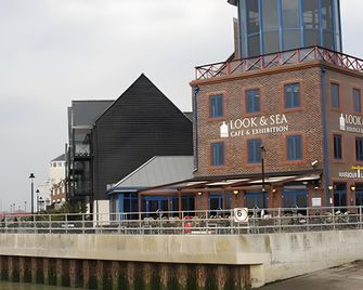Yha Littlehampton - Littlehampton - Будівля
