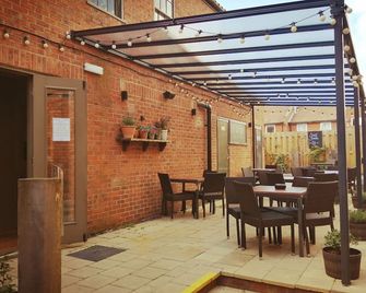 Duke William Hotel - Lincoln - Patio