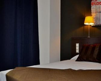 Hostal La Rotonda - Ourense - Slaapkamer