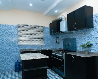 charming 3-bed apartment in transe ekulu phase 6 - Enugu - Kitchen