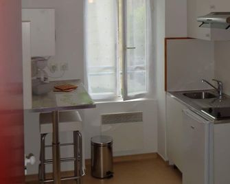 Apartment for 2 people in the center of a 'large village in the countryside' - Guéret - Küche