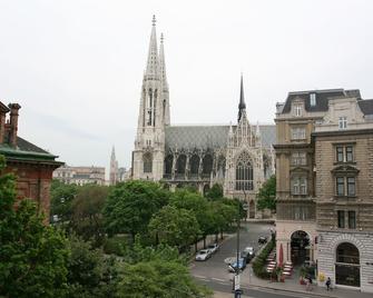 Hotel Pension Baron am Schottentor - Vienna - Outdoors view