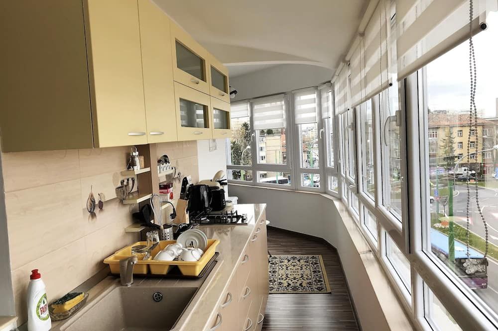 Fleur De Lys - בראסוב - מטבח