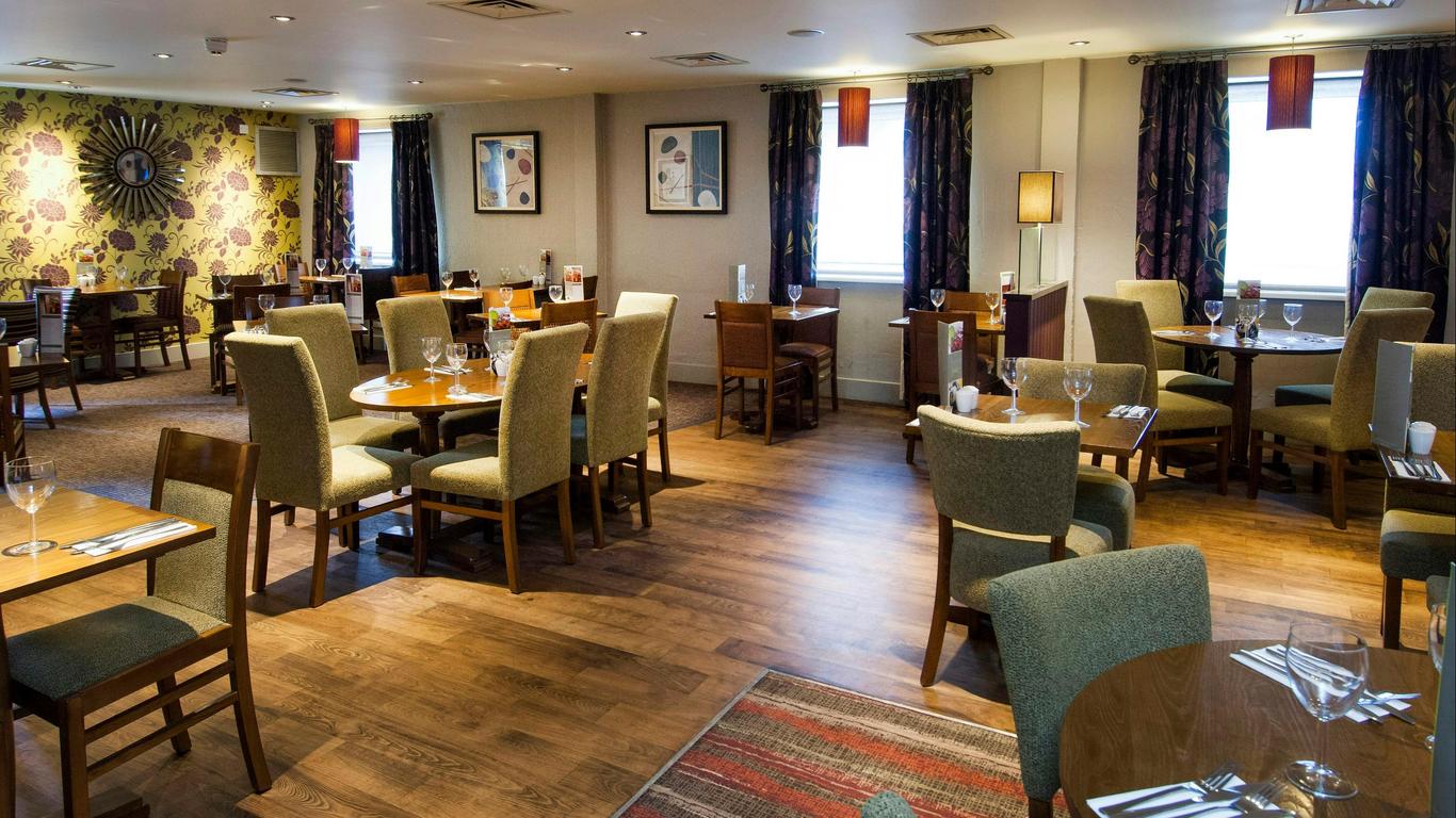 Premier Inn Leeds City - Elland Road