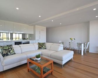 Sea Breeze - Old Bar - Sala de estar