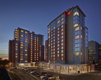 Hampton Inn by Hilton Halifax Downtown - Halifax - Edifício