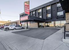 Econo Lodge - Lloydminster - Gebouw