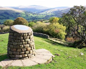 Ivy Cottage in Dent - Yorkshire Dales National Park & 30 miles to Windermere - Sedbergh - Outdoor view