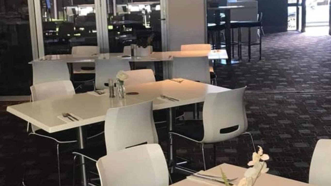 The Premier Hotel Broadmeadow