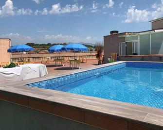 Hotel Fonda Neus - Sant Sadurní d'Anoia - Pool